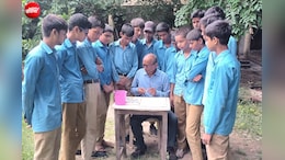 जो गुरु दक्षिणा में मांगते हैं सिर्फ एक पेड़, बलिया के डॉ. इफ्तेखार खान राष्ट्रीय पुरस्कार से होंगे सम्मानित