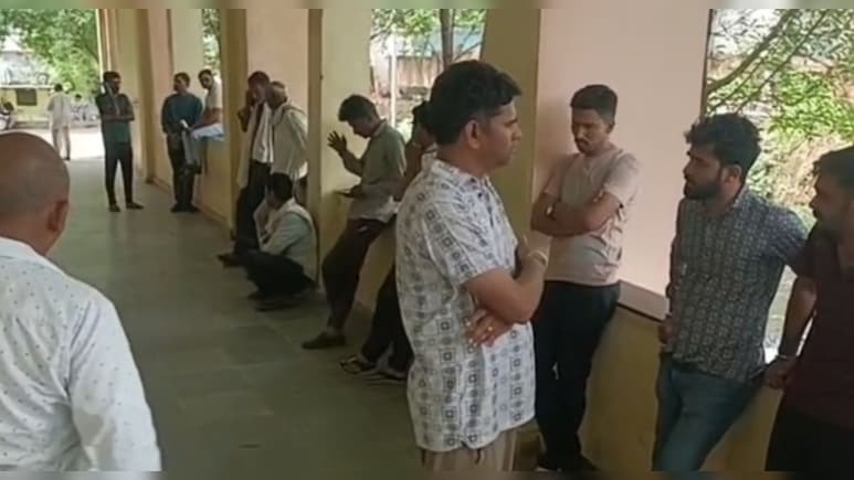 डूंगरपुर में टीचर ने क&zwj;िया सुसाइड, क&zwj;िराए के मकान में रहती थी श&zwj;िक्षिका; पत&zwj;ि गया था गांव