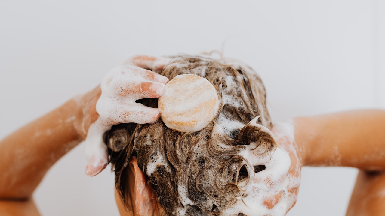 Does Stronger Shampoo Control An Oily Scalp Better? 10 Haircare Myths Explained Does Stronger Shampoo Control An Oily Scalp Better? 10 Haircare Myths Explained