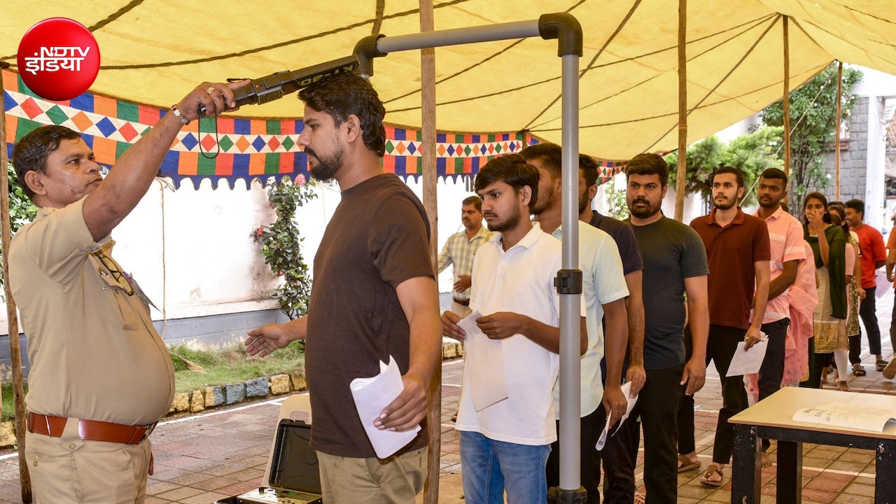 कर्नाटक पुलिस कांस्टेबल भर्ती परीक्षा में जमकर हंगामा, OMR शीट को लेकर फैली थी अफवाह