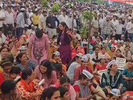 हजारों थर्ड ग्रेड टीचर ट्रांसफर की मांग के लिए जयपुर में जुटे, शिक्षा मंत्री से मुलाकात के बाद भी धरना जारी