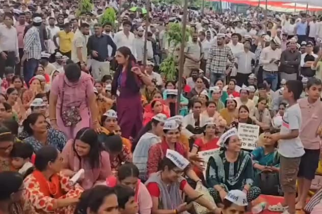 हजारों थर्ड ग्रेड टीचर ट्रांसफर की मांग के लिए जयपुर में जुटे, शिक्षा मंत्री से मुलाकात के बाद भी धरना जारी