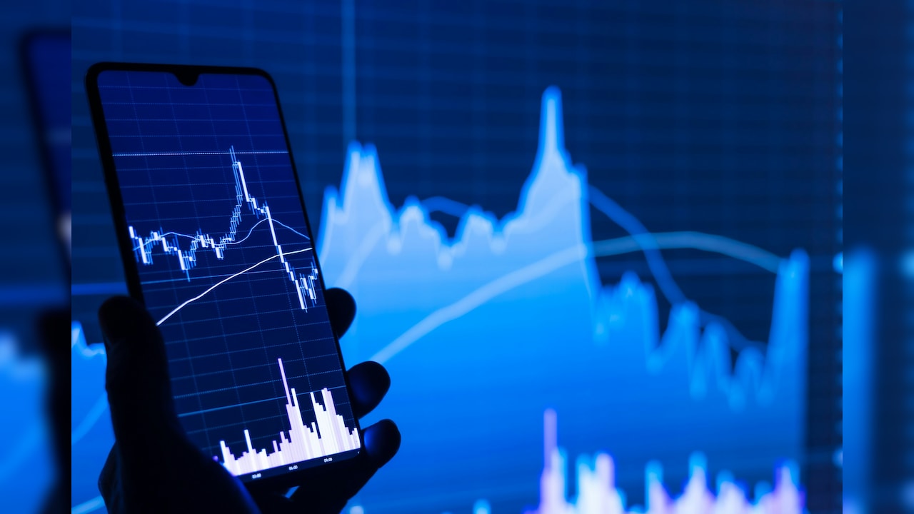Mcap Of Seven Of Top-10 Most-Valued Firms Erodes Rs 1.13 Lakh Crore; Airtel, RIL Worst Hit