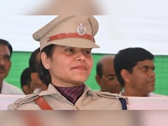 DSP कृतिका यादव: विप्रो की वो इंजीनियर जो बनी डीएसपी, 11 साल बाद गुरु को दिया खास सरप्राइज