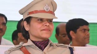 DSP कृतिका यादव: विप्रो की वो इंजीनियर जो बनी डीएसपी, 11 साल बाद गुरु को दिया खास सरप्राइज