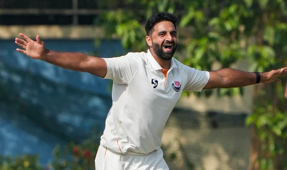 Auqib Nabi's Fairytale Journey Continues With Surrey County Cricket Deal