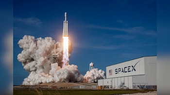 SpaceX Shares Rocket 36% In Five Days As Buy-On-Dips Trumps Lock-In Expiry Jitters