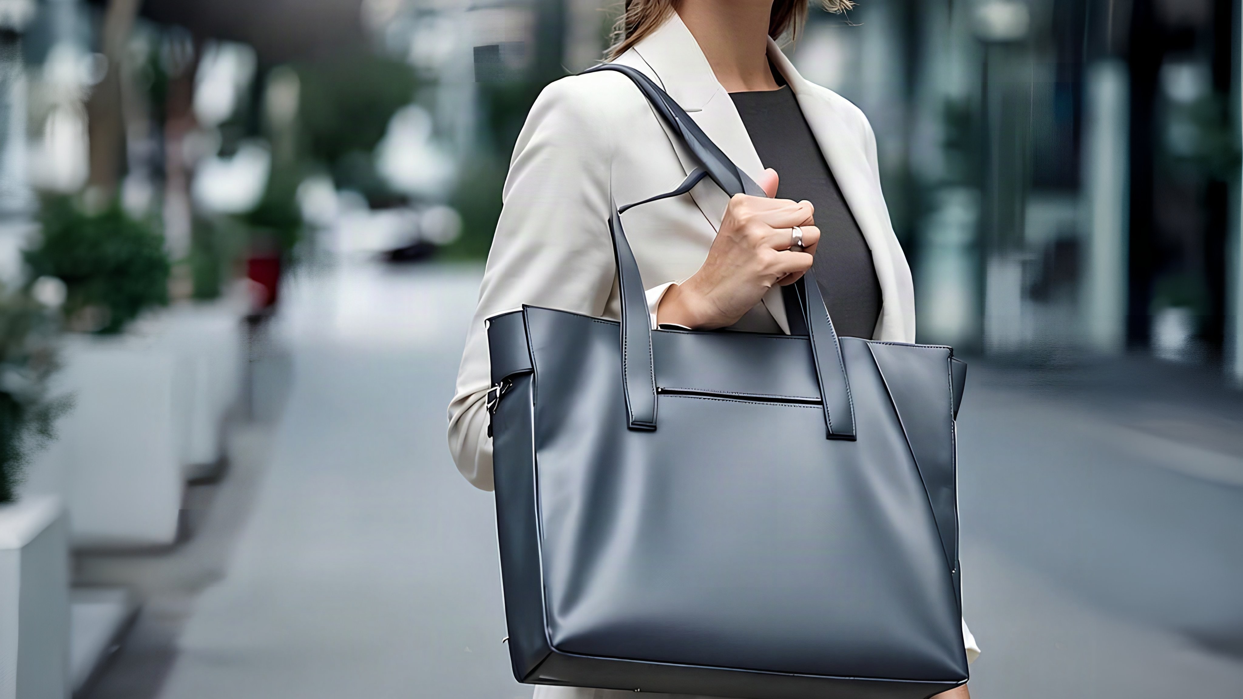 5 Best Tote Bags That Fit Your Laptop and Your Whole Life 