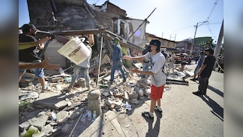Quake Death Toll Rises As Colombian Civilians Aid In Rescue