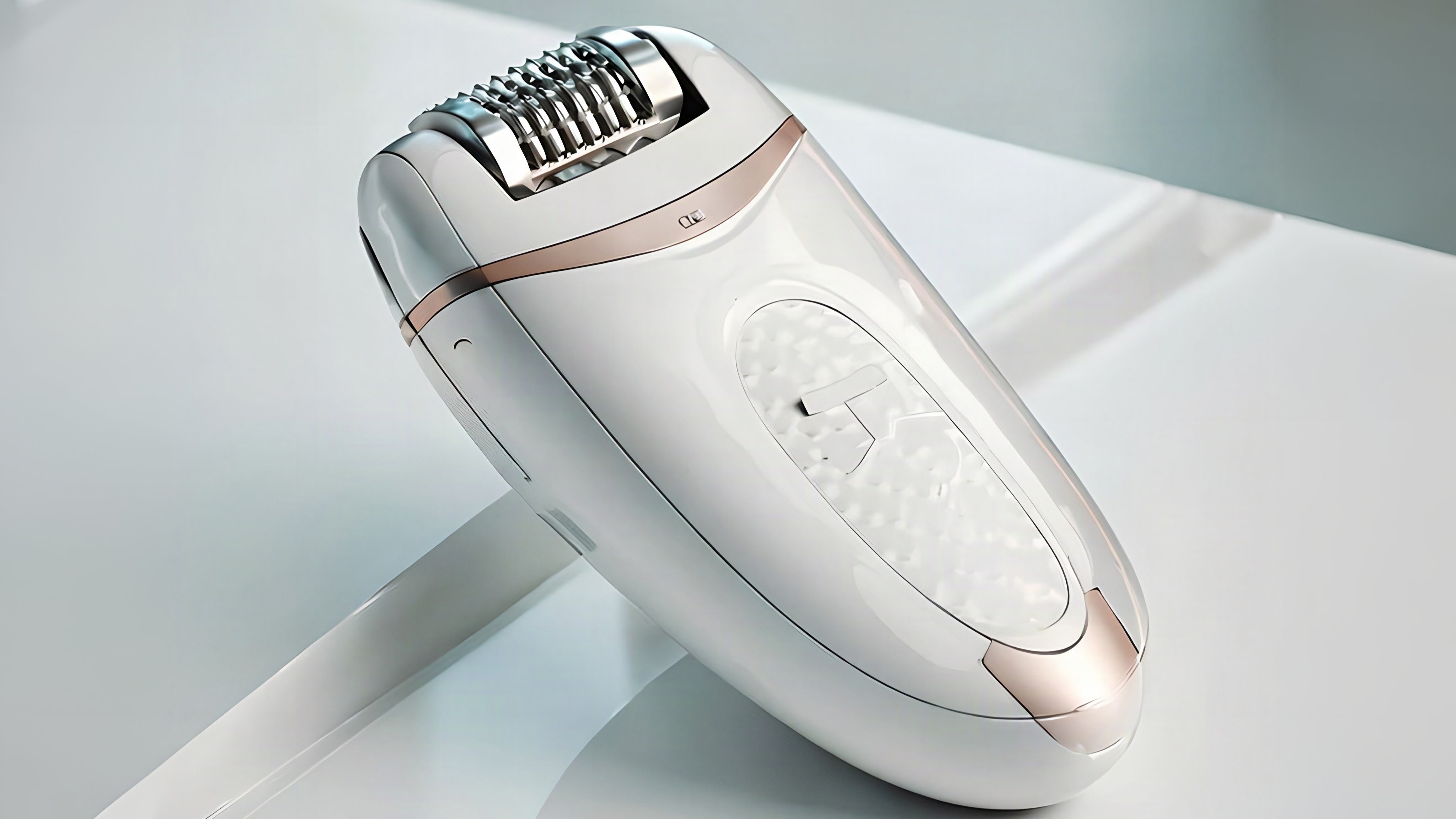 Epilator vs Trimmer: Which Gives Smoother Skin? Epilator vs Trimmer: Which Gives Smoother Skin?