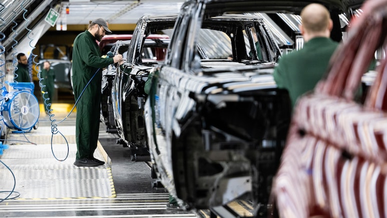 JLR Headwinds Key Factor Behind 80% Hit To Tata Motors' Q1 Bottomline