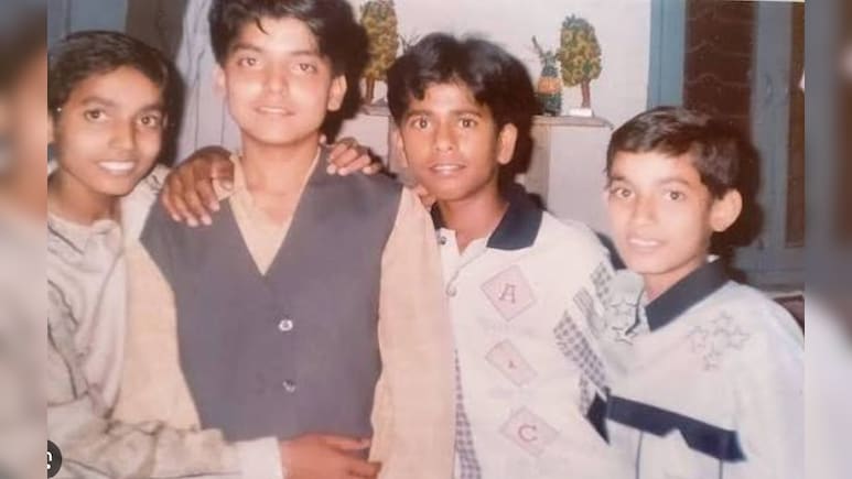 कभी 36 रुपये में गुजारा करता था यह एक्टर, यश चोपड़ा की एक सलाह से बदली जिंदगी, आज है 16 करोड़ का मालिक