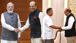 बांग्लादेशी प्रधानमंत्री से मुलाकात के एक दिन बाद PM मोदी से मिले राजदूत दिनेश त्रिवेदी, क्या संदेश?