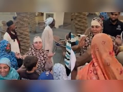 एक्ट्रेस ने बदला धर्म, पहुंची मक्का हिजाब-बुर्के में पढ़ी नमाज, डरते हुए कही ये बात, वीडियो वायरल