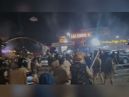 पंजोखरा साहिब में बातचीत फेल, सिख संगत ने NH-1 की ओर किया कूच, बैरिकेड तोडे, पुलिसकर्मी भी घायल