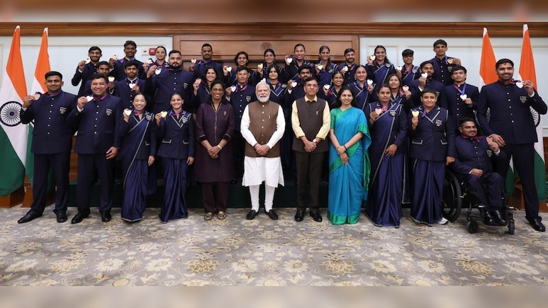 'Always Cheer For Bharat': PM Modi Meets India's CWG 2026 Medal Winners