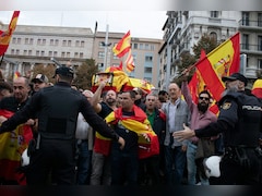 Spain Checks 200 Travellers From Italy As Border Dispute Deepens