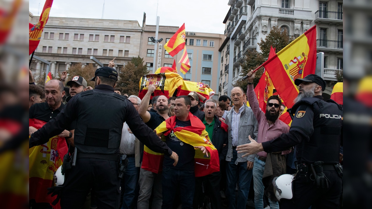 Spain Checks 200 Travellers From Italy As Border Dispute Deepens