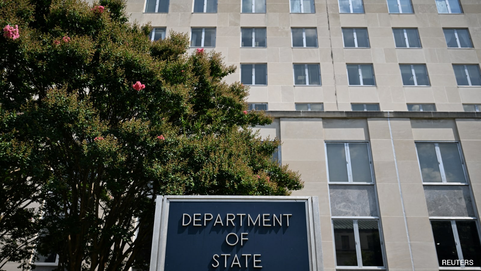US To Examine Foreign Journalists’ Social Media Accounts For Visas: Report