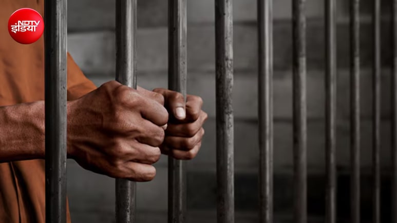 मुंबई: अपने ही देश की बेरुखी का शिकार पाकिस्तानी नागरिक, पुलिस स्टेशन में रहने को मजबूर