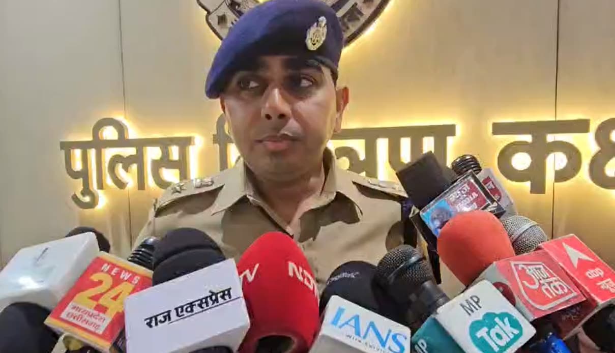 fake ias Sanjay arrested Madhya Pradesh