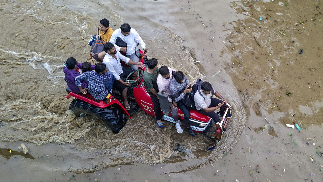 Gurugram MP Meets Haryana Chief Minister Over Waterlogging Concerns