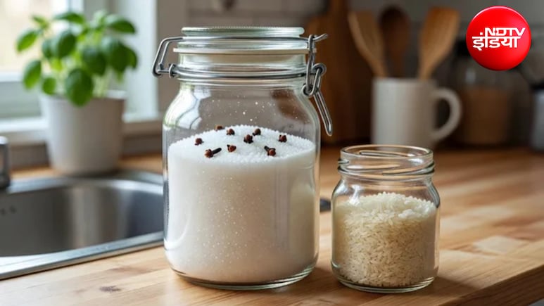 Kitchen Hacks: चीनी में पड़ गई सीलन? ये 5 आसान घरेलू उपाय रखेंगे महीनों तक सूखी और भुरभुरी