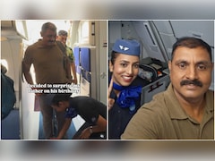 फौजी पिता के IndiGo फ्लाइट में कदम रखते ही एयर होस्टेस बेटी ने छुए पैर, बर्थडे पर दिया खास सरप्राइज