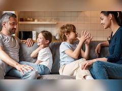 Parenting Tips: बच्चों के साथ दोस्त जैसा रिश्ता चाहिए? अपनाएं ये 5 पेरेंटिंग ट्रिक्स और बनाएं खुलकर बात करने वाला
