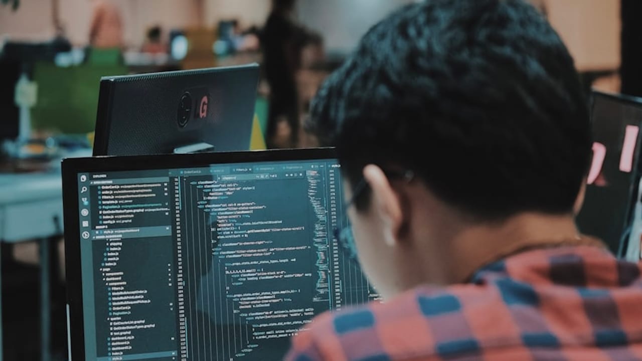 BTech Dropout Says Leaving College Was His Best Decision, Claims He Earns This Much