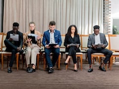 Company Can't Hire New Workers After Ex-Employees Leave Negative Reviews