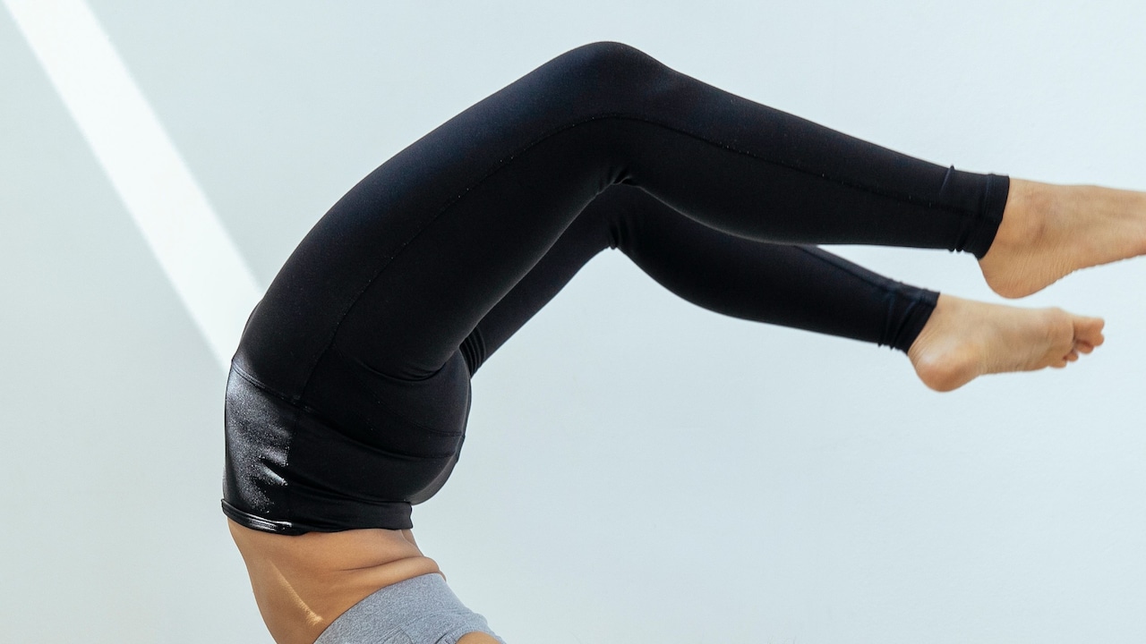 Does Thick Fabric Always Mean Squat-Proof Leggings? 10 Activewear Myths Explained Does Thick Fabric Always Mean Squat-Proof Leggings? 10 Activewear Myths Explained