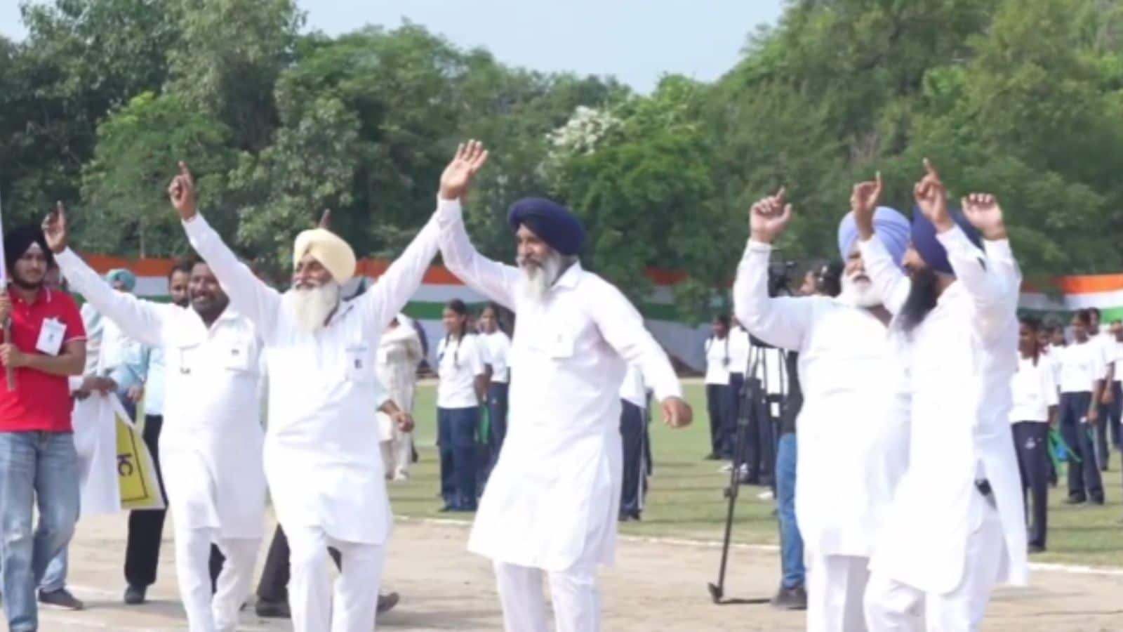 Punjab Independence Day Tableau Sparks Debate Over Representation of Elderly Beneficiaries