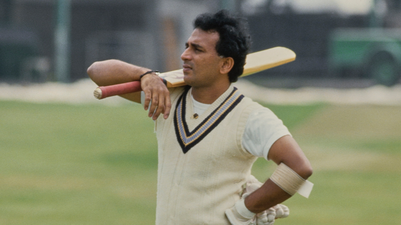 When Sunil Gavaskar Batted Left Handed To Save His Team From Certain Defeat
