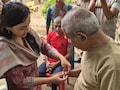 रक्षाबंधन पर भावुक पल: निराश्रितों संग कलेक्टर ने मनाया रक्षाबंधन, जरूरतें पूरी करने का किया वादा