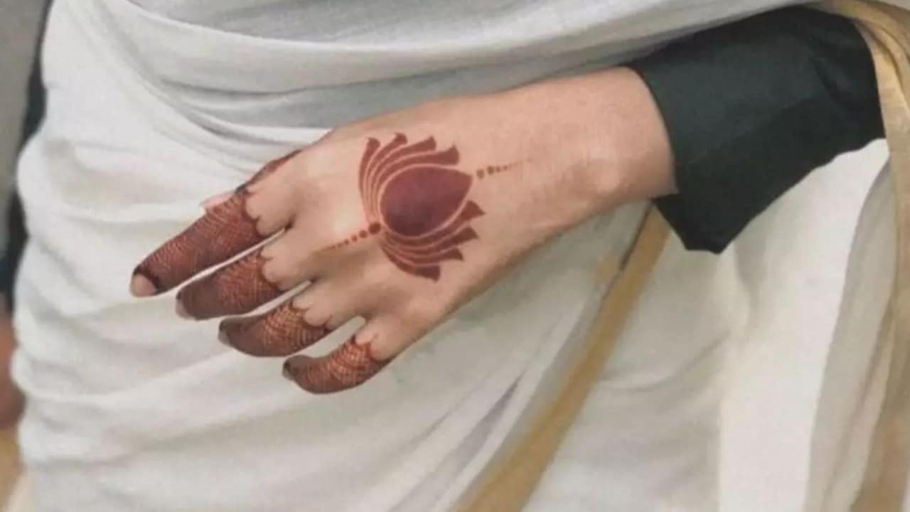 (Photo Credit: @priya_mehndi_art__/Instagram)