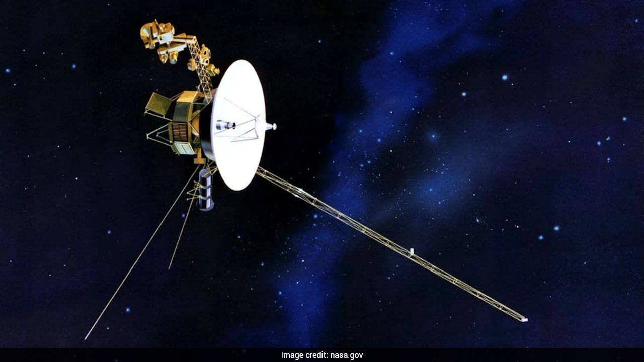 How NASA Is Keeping The Historic Voyager 2 Alive In Deep Space