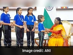 After Rakhi Celebrations At Rashtrapati Bhavan, Students Visit War Memorial