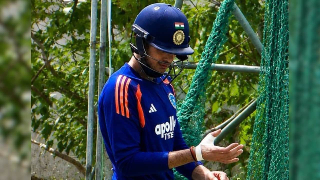 अंगूठे में गेंद लगते ही दर्द से कराह उठे शुभमन गिल, तुरंत मेडिकल स्टाफ ने किया उपचार, फिर क्या हुआ? जानें