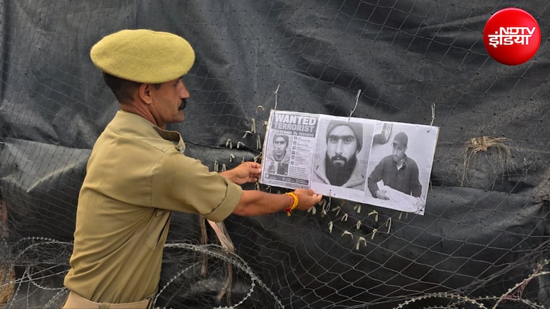 लश्कर के आतंकी लतीफ भट पर 15 लाख का इनाम, टारगेट किलिंग को अंजाम देने का है शक