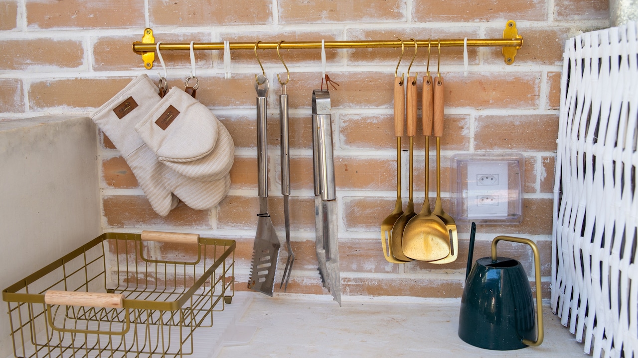 Does Silicone Really Resist Oil And Odours? 10 Kitchen-Tool Myths Explained