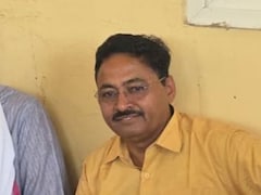 सफाई कर्म‍ियों के साथ धरने पर बैठे गए वन मंत्री, बोले- आदेश के बाद नियुक्ति पत्र क्यों नहीं?