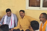 सफाई कर्म&zwj;ियों के साथ धरने पर बैठे गए वन मंत्री, बोले- आदेश के बाद नियुक्ति पत्र क्यों नहीं?