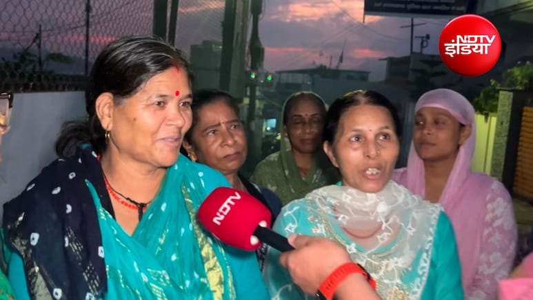आंटी पुड़िया दे दो... डिमांड से तंग महिलाओं ने उठाए लाठी-डंडे, नशे के कारोबार के खिलाफ रातभर दे रहीं पहरा