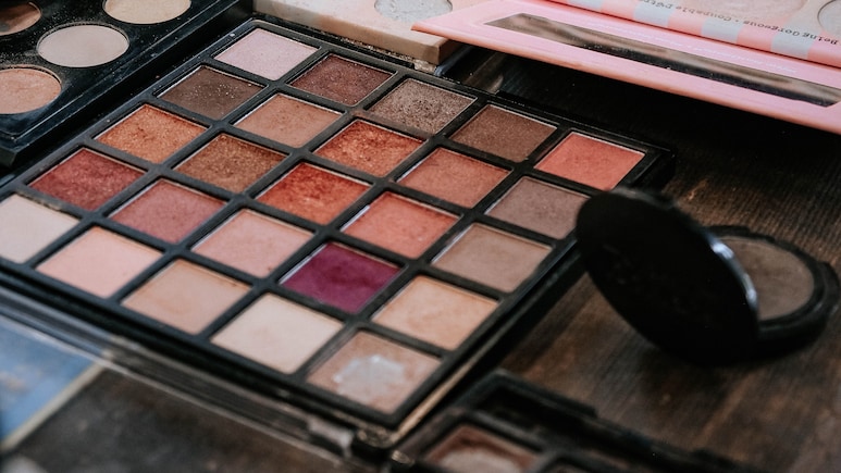 Buying Cosmetics Online? Survey Shows 40% Shoppers Got Fake Beauty Products At Least Once