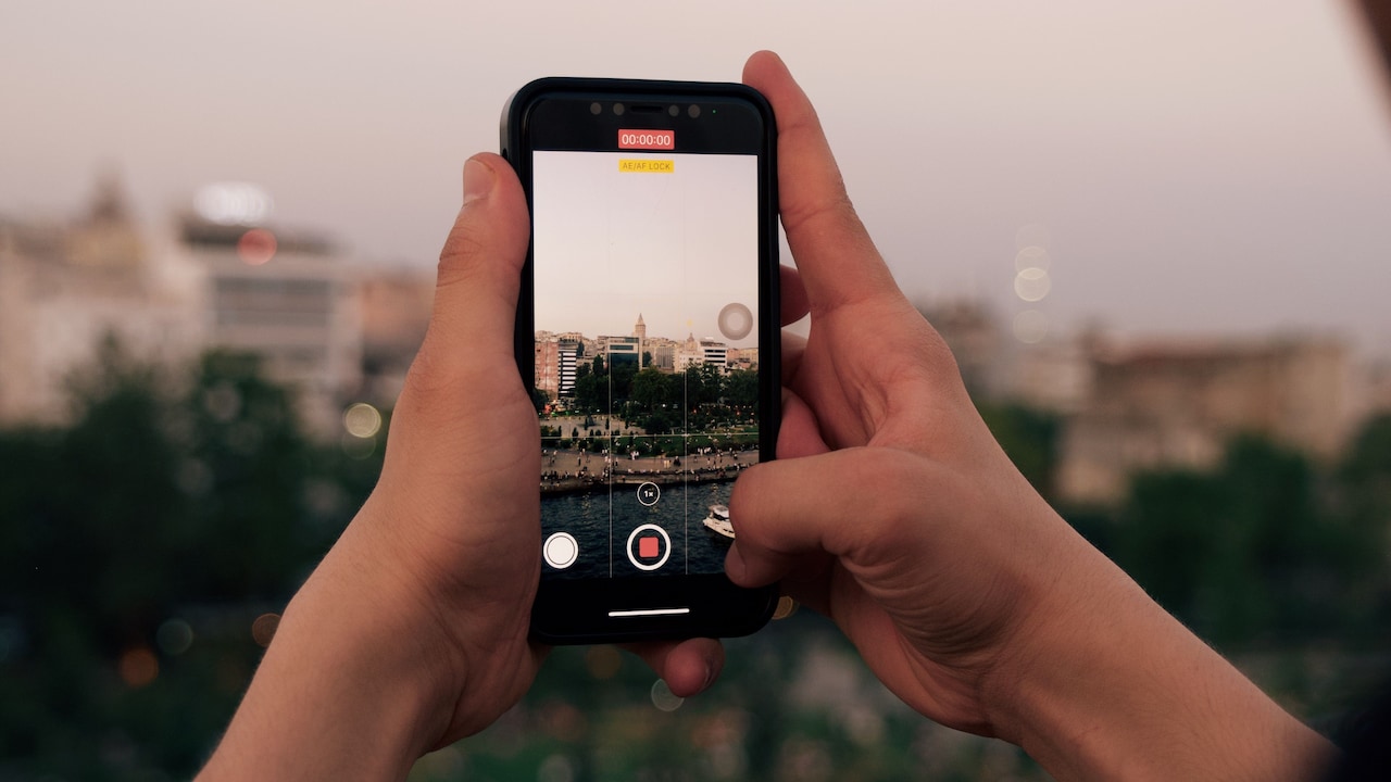 10 Reasons Your Face Looks Too Sharp In Phone Photos And How To Fix It