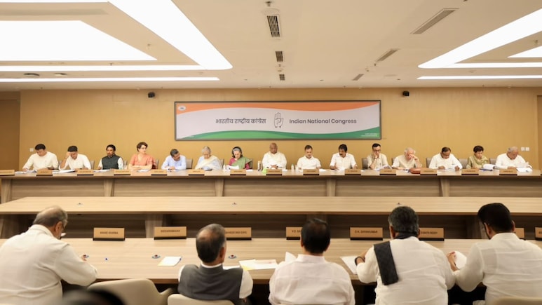 वंदे मातरम् के पहले दो अंतरे ही गाएगी कांग्रेस, वेगुगोपाल बोले- कांग्रेस के लिए ये भावनात्मक मुद्दा, बीजेपी के लिए राजनीतिक