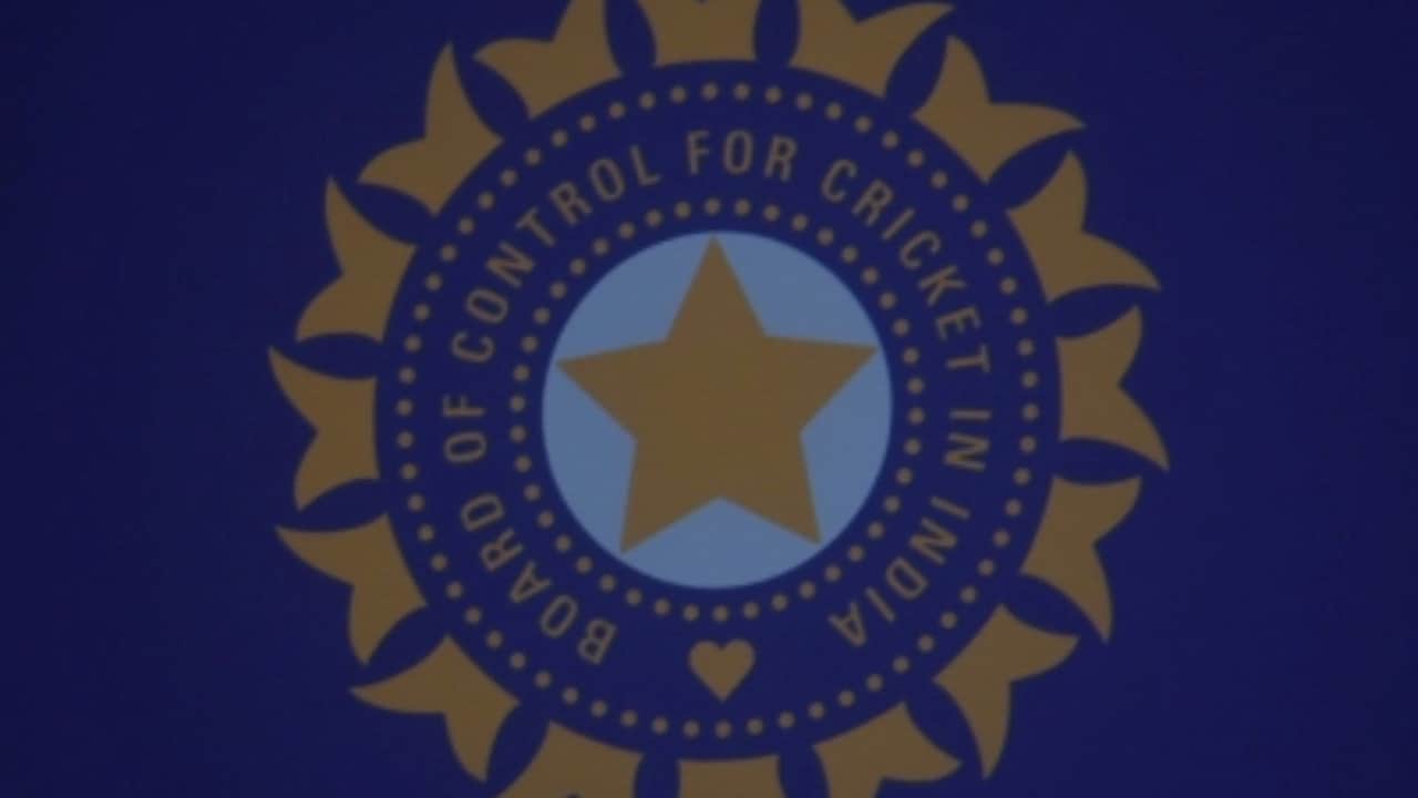 दुनिया के सबसे अमीर क्रिकेट बोर्ड को नहीं मिला टाइटल स्पॉन्सर! BCCI की करोड़ों की डील अटकी