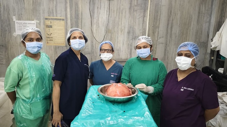 Mumbai News:  46 वर्षीय महिलेच्या गर्भाशयातून काढली 5.5 KG वजनाची गाठ, यामागचं कारण वाचून थक्कच व्हाल
