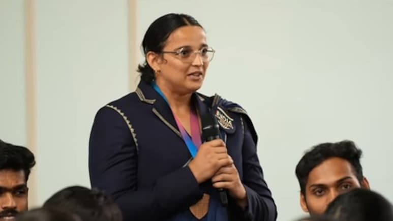 'हां मैं पीएम मोदी से मिली हूं', डिस्कस थ्रो में ब्रॉन्ज जीतने वालीं सीमा कालीरमन ने प्रधानमंत्री से कहा, अब दोस्तों से बोलूंगी